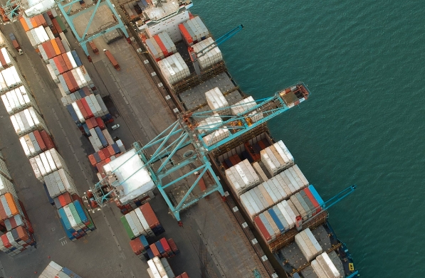 �Ϻ��ļ�װ��ҵ���ڳ��о��ú�������չ�з�������Ҫ����